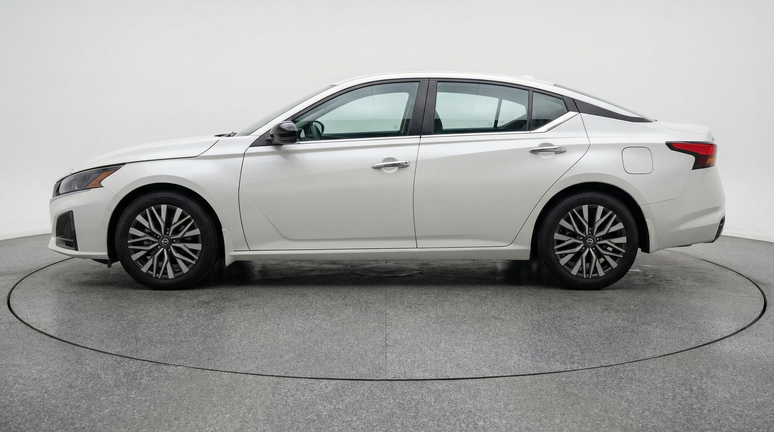 Thumbnail: 2025 Nissan Altima - 4