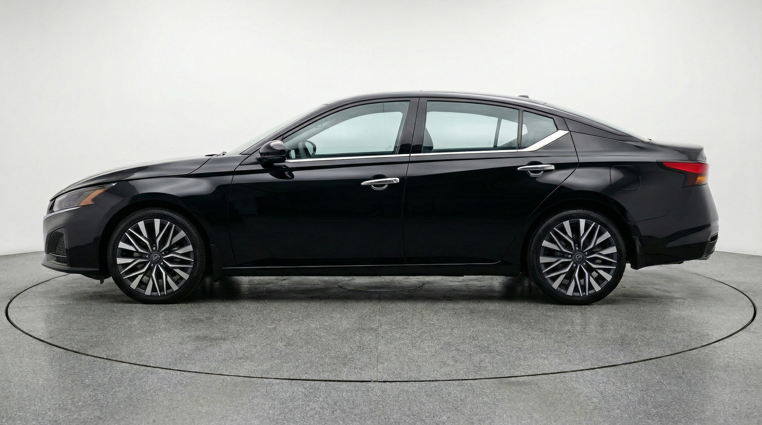 Thumbnail: 2025 Nissan Altima - 4