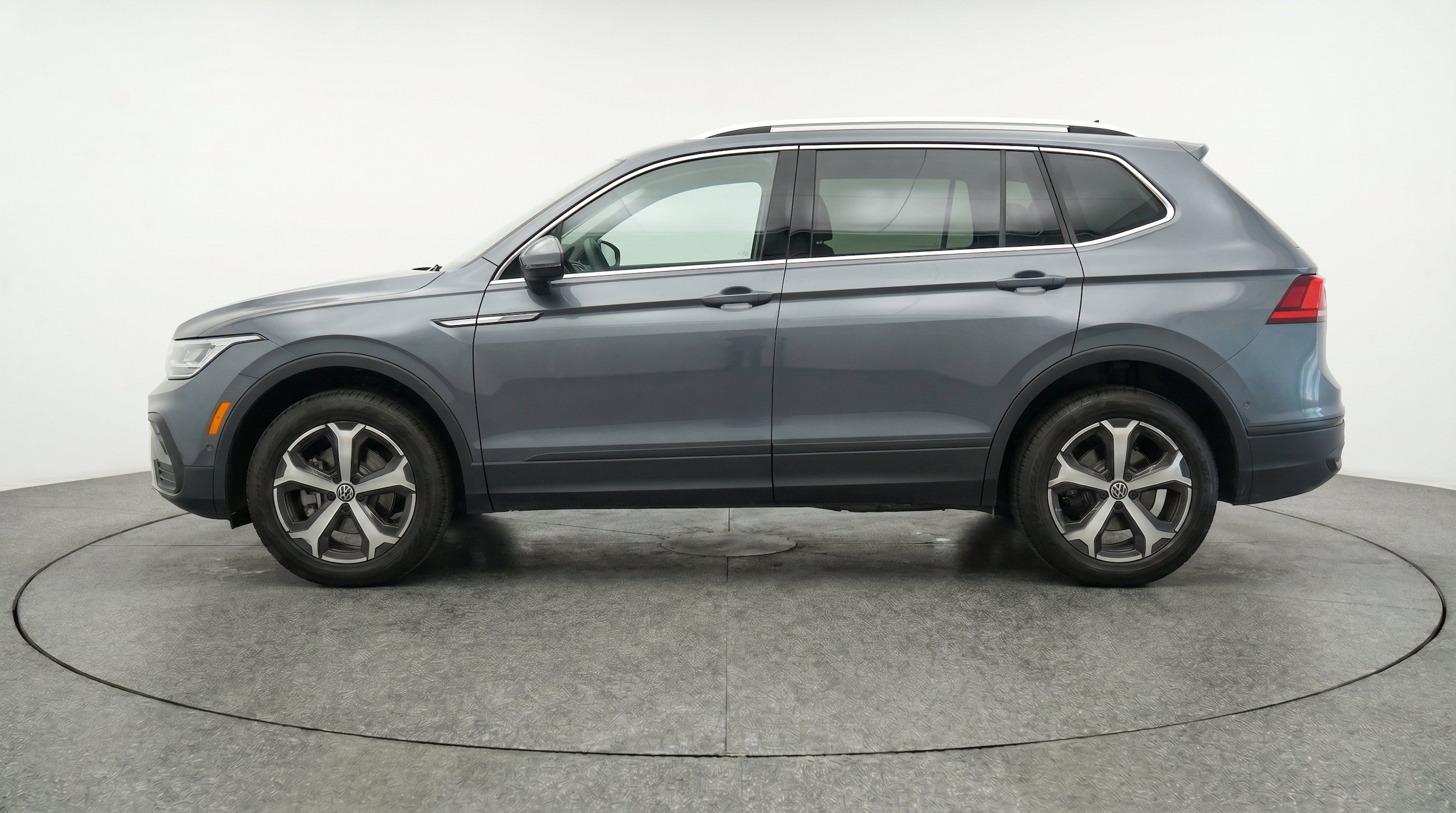 Thumbnail: 2026 Volkswagen Tiguan - 5