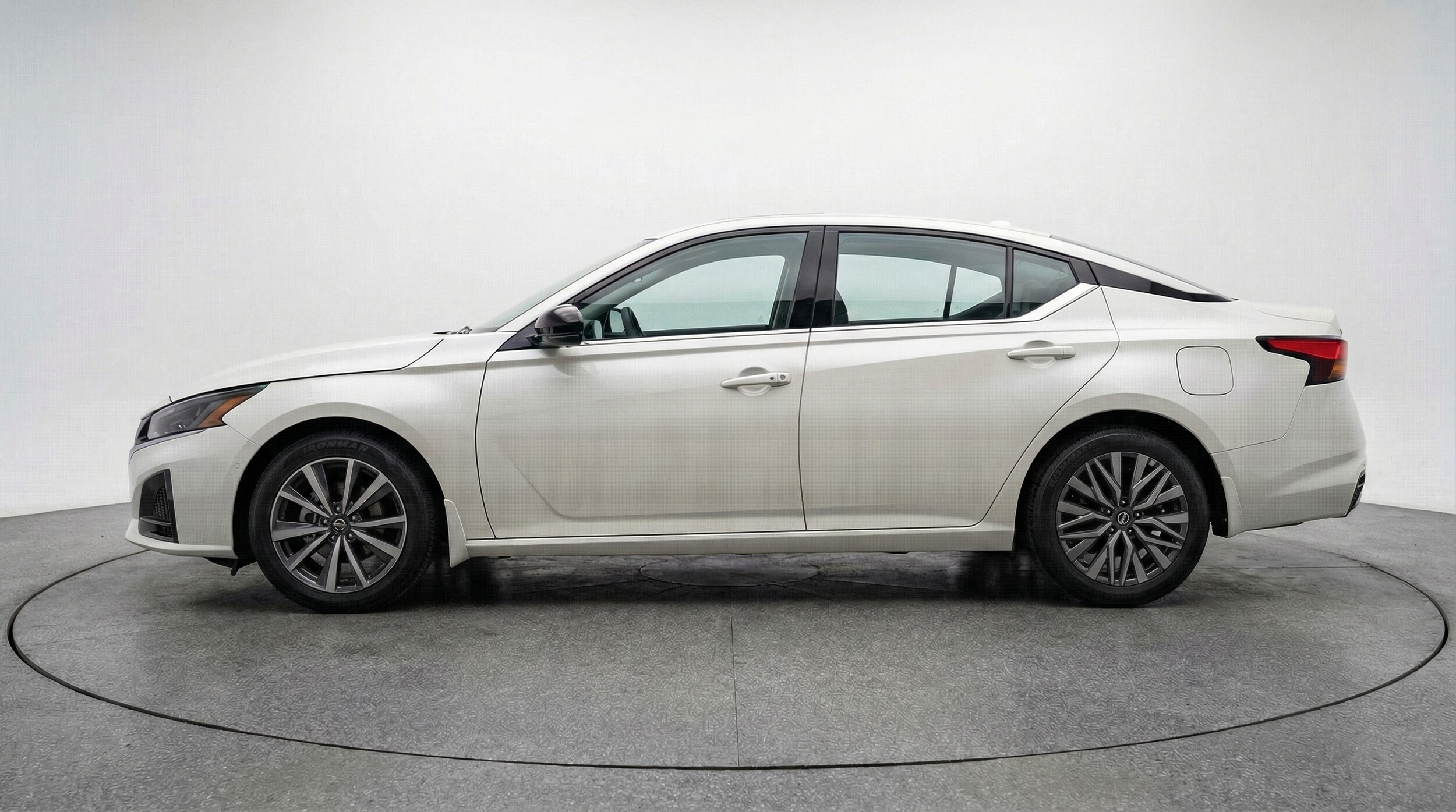 Thumbnail: 2025 Nissan Altima - 4