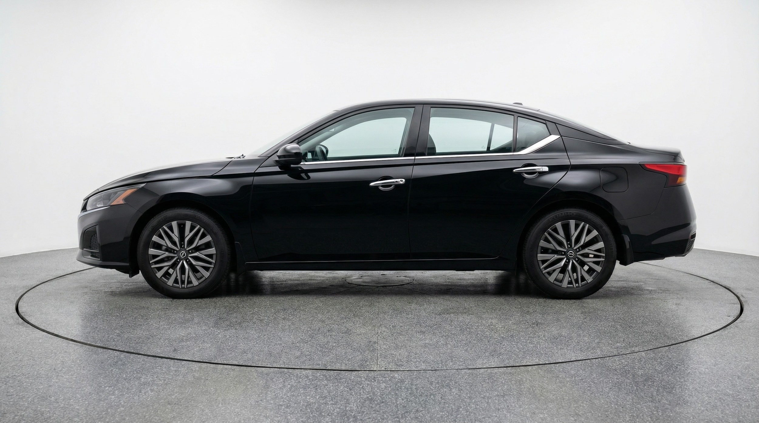 Thumbnail: 2025 Nissan Altima - 4