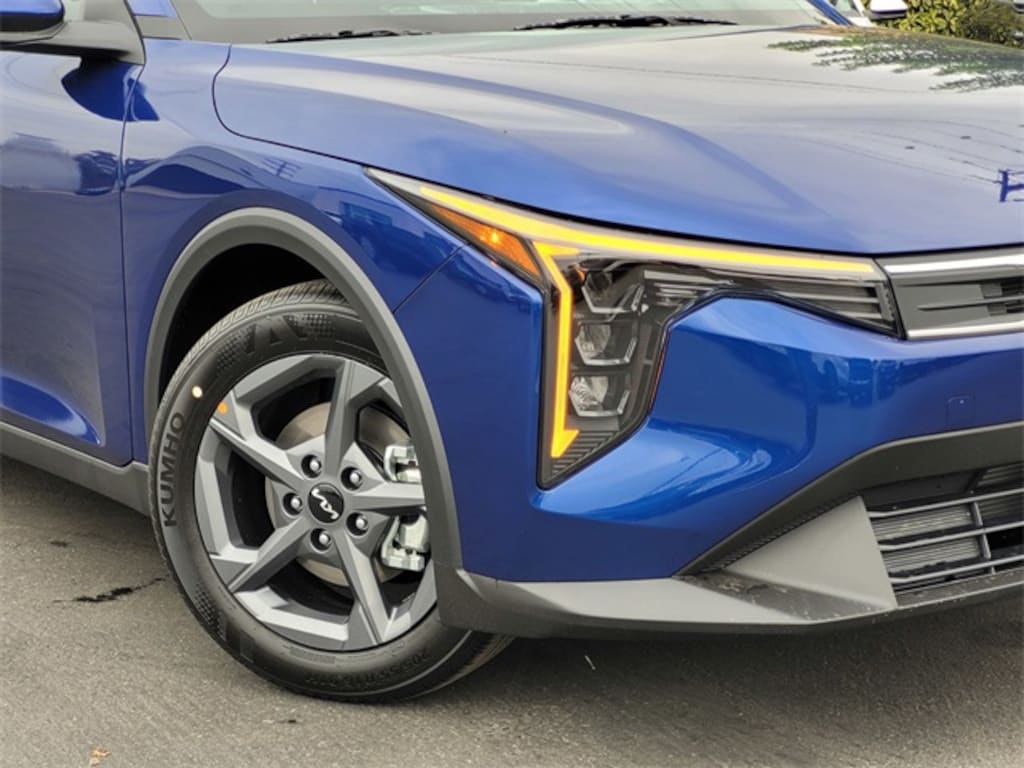 New 2025 Kia K4 LXS Sedan