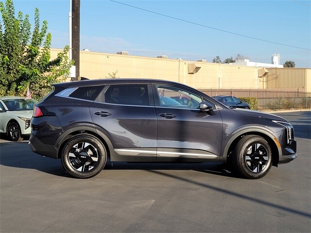 2026 Kia Sportage LX photo 4