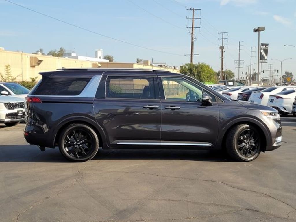 Used 2022 Kia Carnival SX MPV
