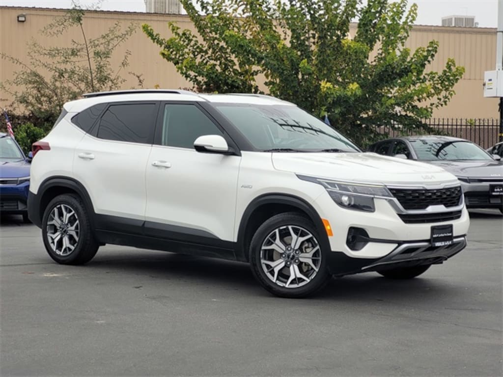 Used 2022 Kia Seltos EX SUV