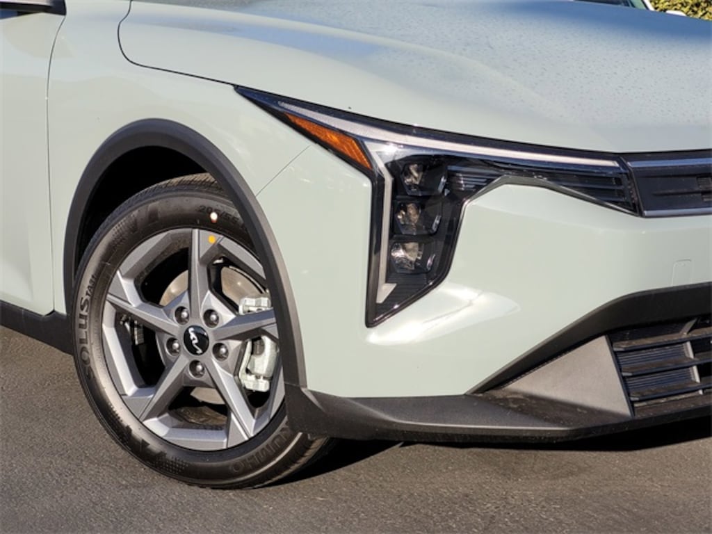 New 2025 Kia K4 LXS Sedan