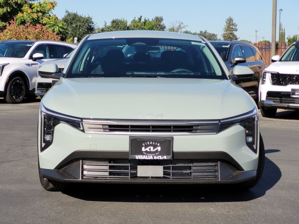 New 2026 Kia K4 LXS Sedan