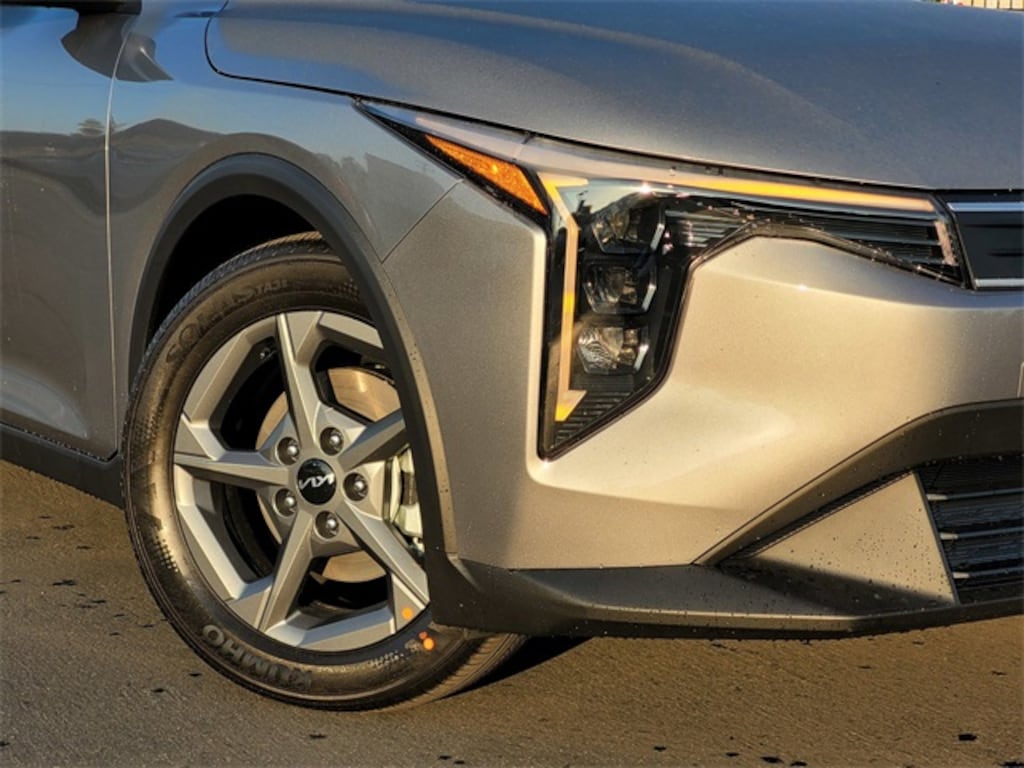 New 2025 Kia K4 LXS Sedan