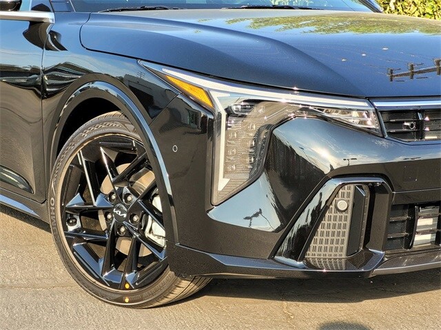 2025 Kia K4 GT-Line Turbo photo 3