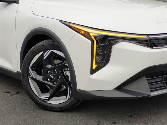 2025 Kia K4 EX photo 3