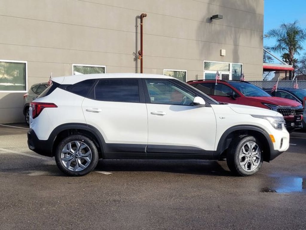 New 2026 Kia Seltos LX SUV