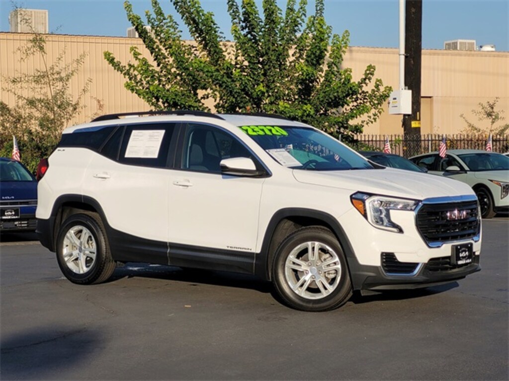 Used 2023 GMC Terrain SLE SUV