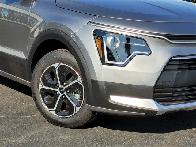 2025 Kia Niro EX photo 3
