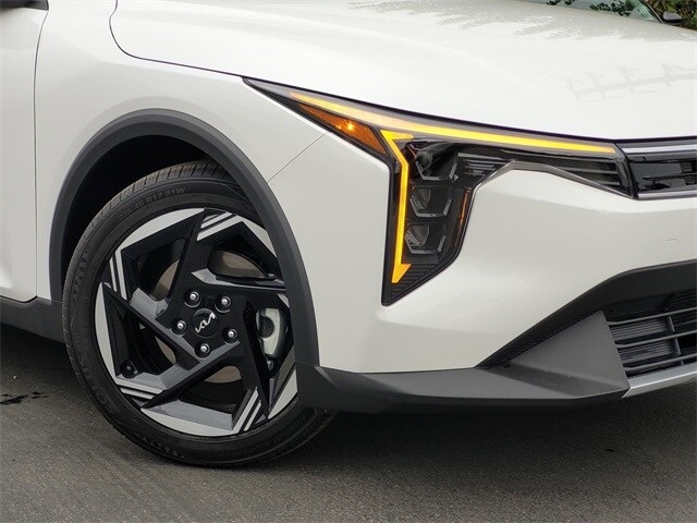 2025 Kia K4 EX photo 3