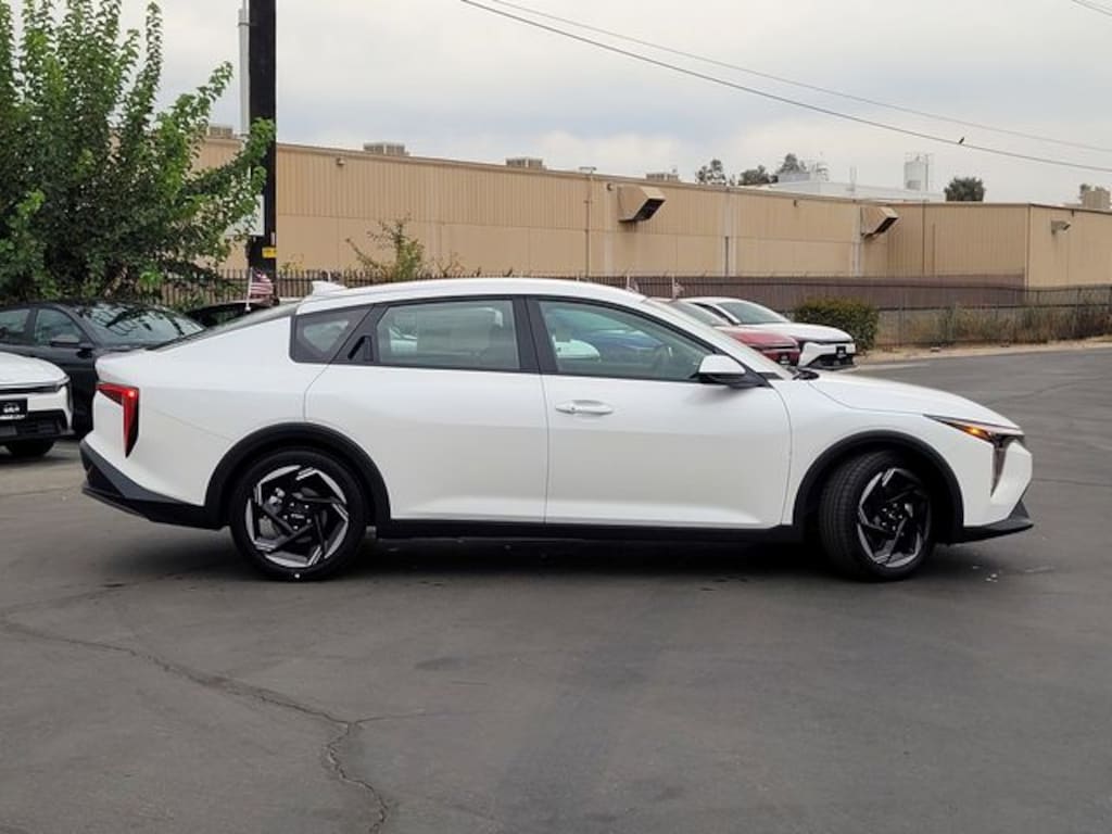 New 2025 Kia K4 EX Sedan