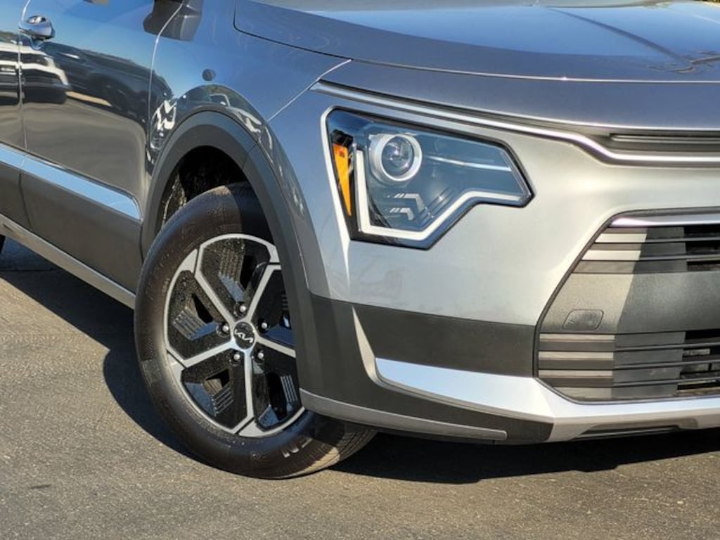 New 2026 Kia Niro LX SUV