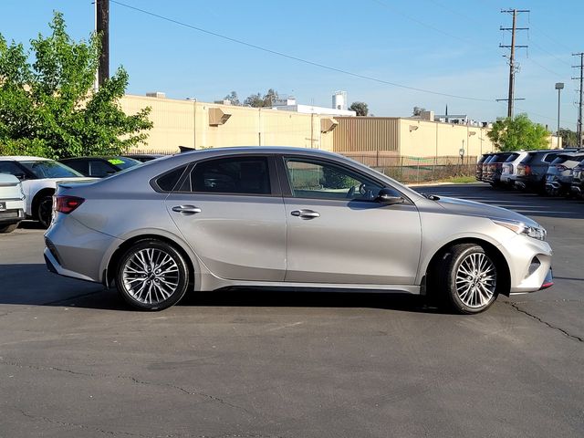2023 Kia Forte GT-Line photo 4