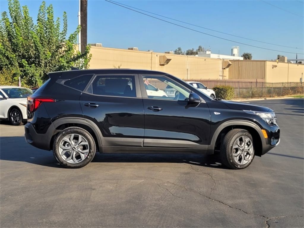 New 2026 Kia Seltos LX SUV