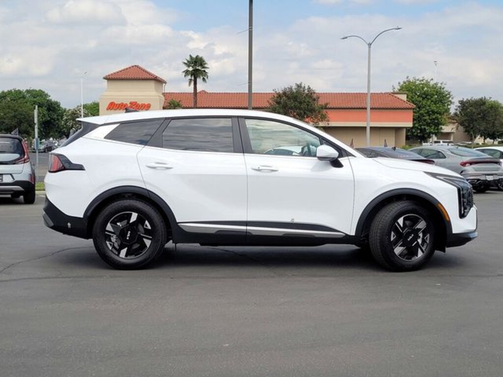 New 2026 Kia Sportage LX SUV