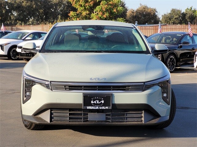 2025 Kia K4 LXS photo 2