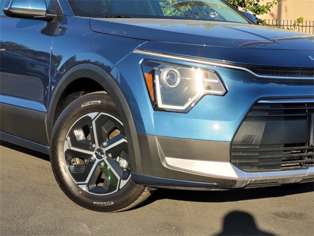 New 2025 Kia Niro EX SUV