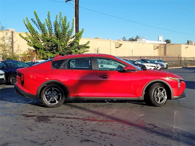 2025 Kia K4 LXS photo 4