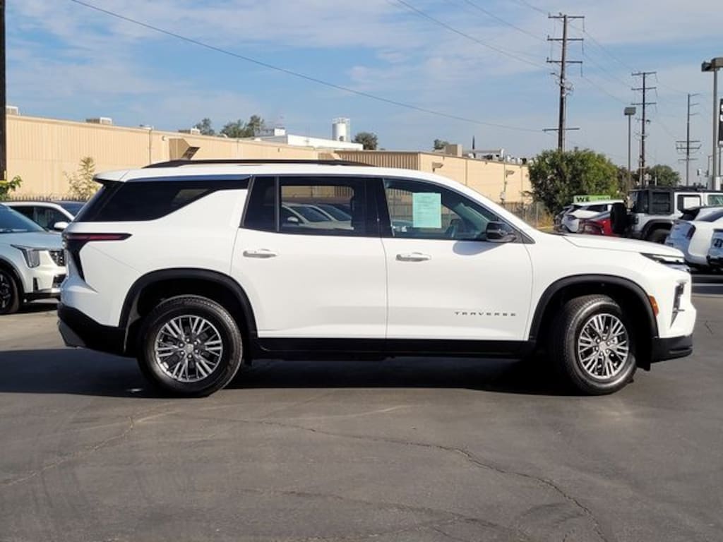 Used 2026 Chevrolet Traverse LT SUV