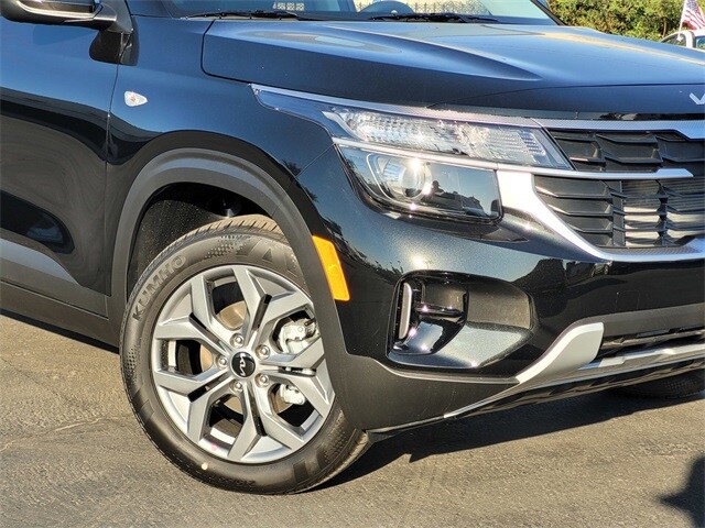 2026 Kia Seltos LX photo 3