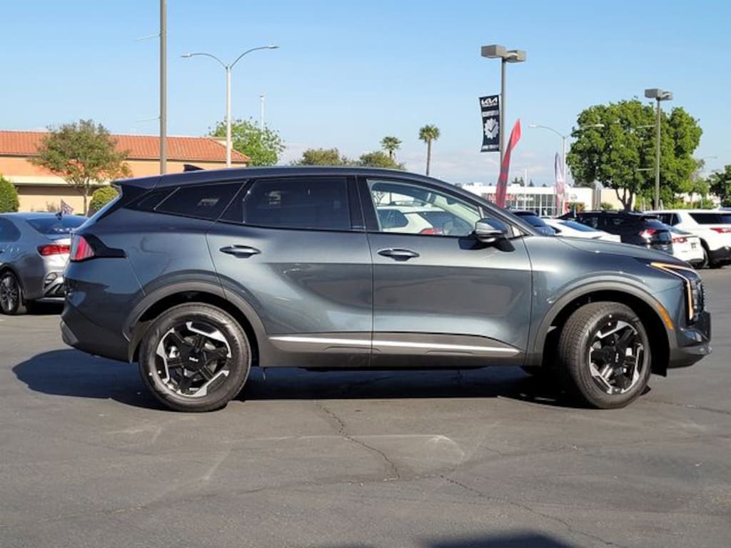 New 2026 Kia Sportage Hybrid S SUV