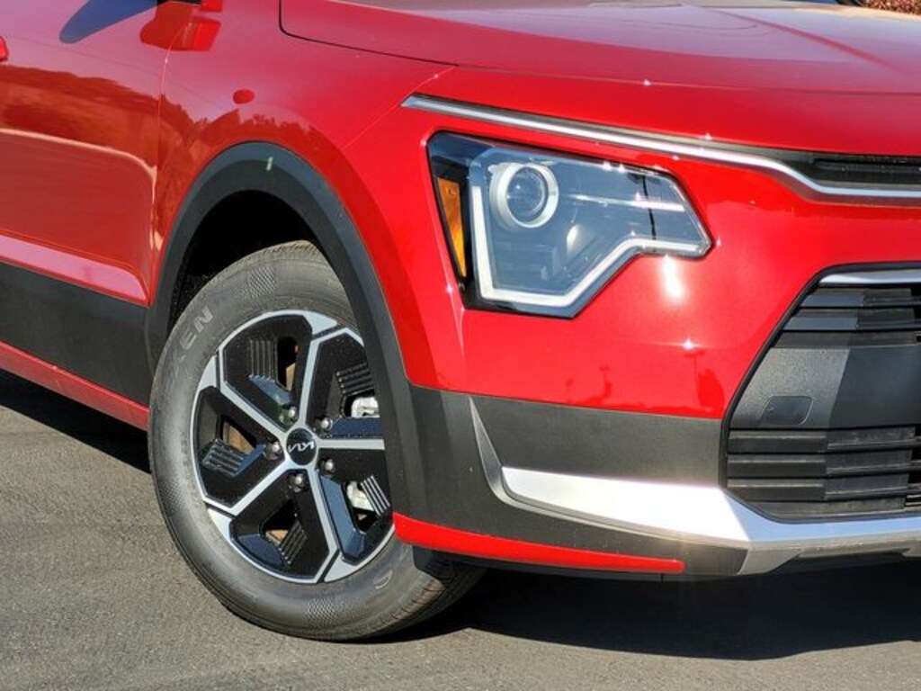 New 2025 Kia Niro LX SUV