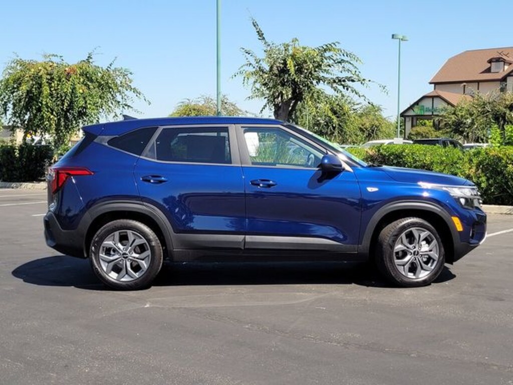 New 2026 Kia Seltos LX SUV