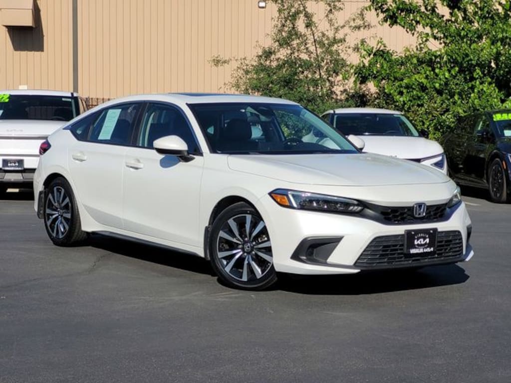 Used 2022 Honda Civic EX-L Hatchback