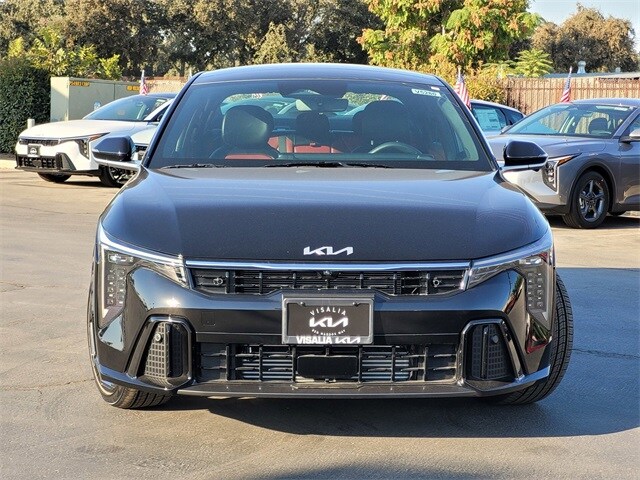 2025 Kia K4 GT-Line Turbo photo 2