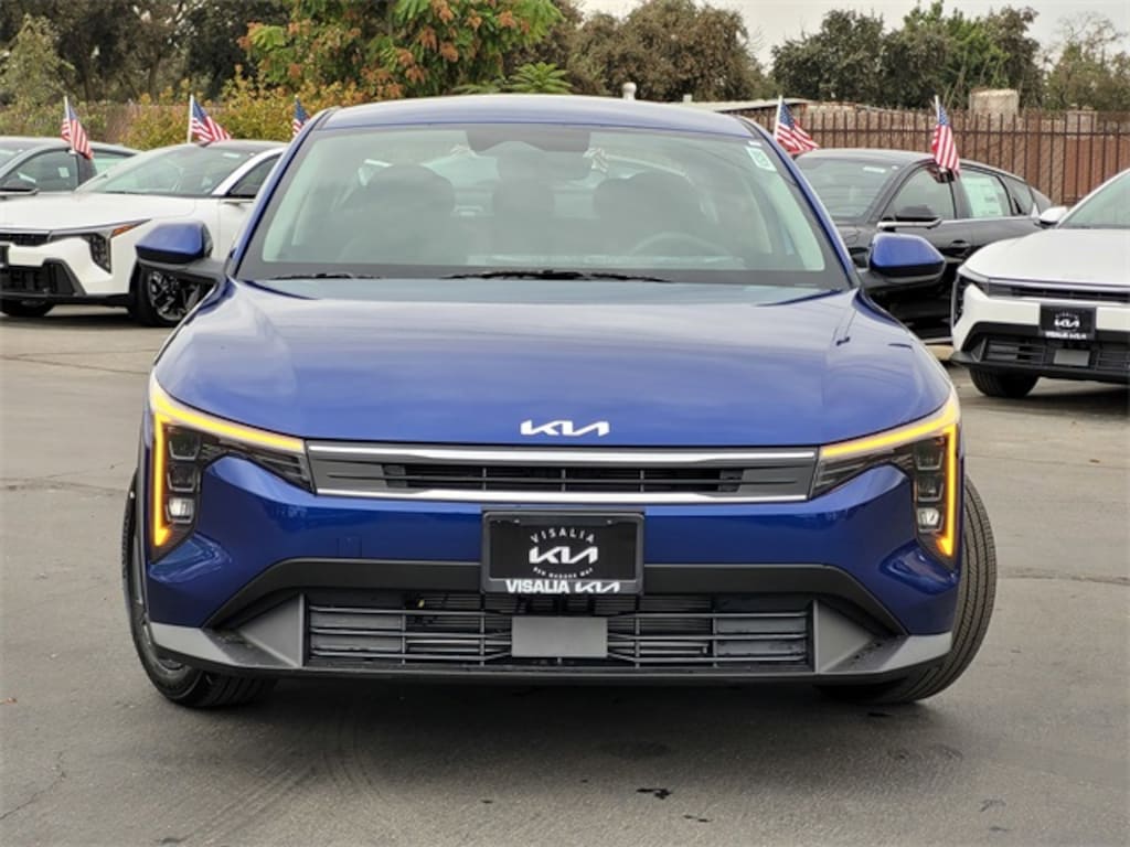 New 2025 Kia K4 LXS Sedan