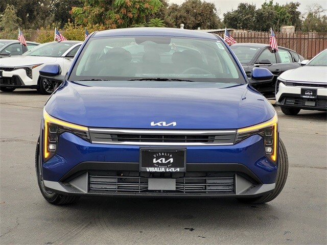 2025 Kia K4 LXS photo 2