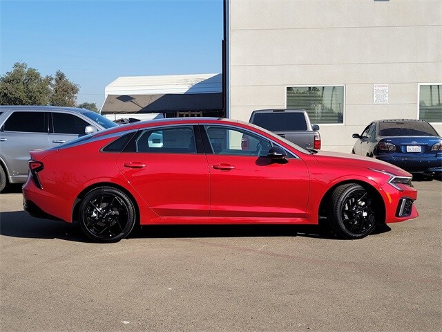 2026 Kia K5 GT-Line photo 4