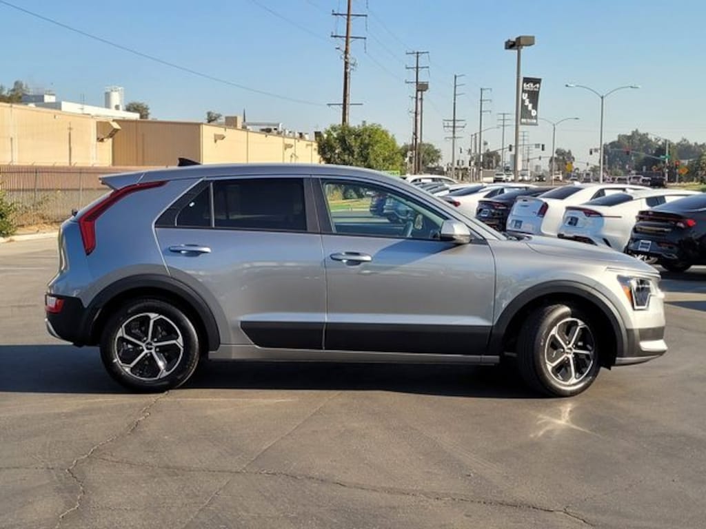 New 2026 Kia Niro LX SUV