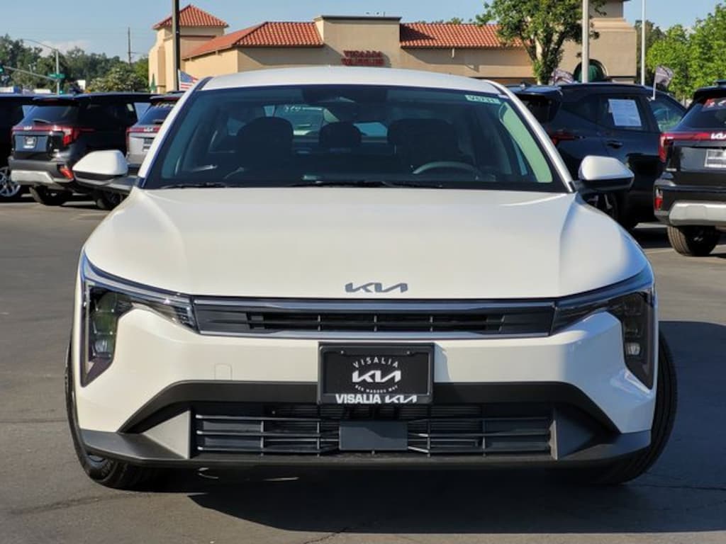 New 2026 Kia K4 LXS Sedan