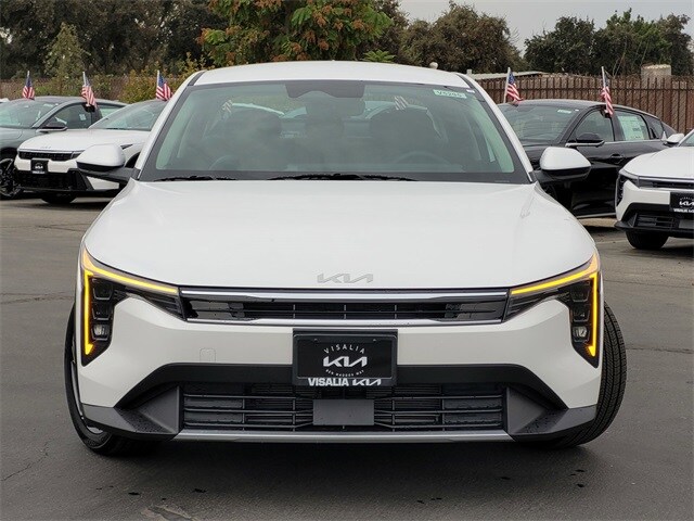 2025 Kia K4 EX photo 2