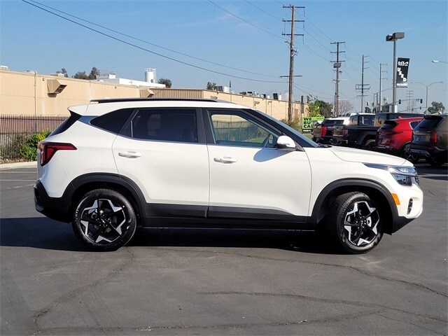 2025 Kia Seltos EX photo 3