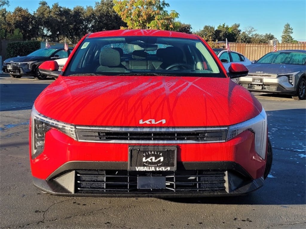 New 2025 Kia K4 LXS Sedan