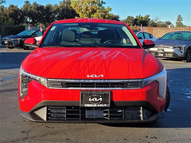 2025 Kia K4 LXS photo 2