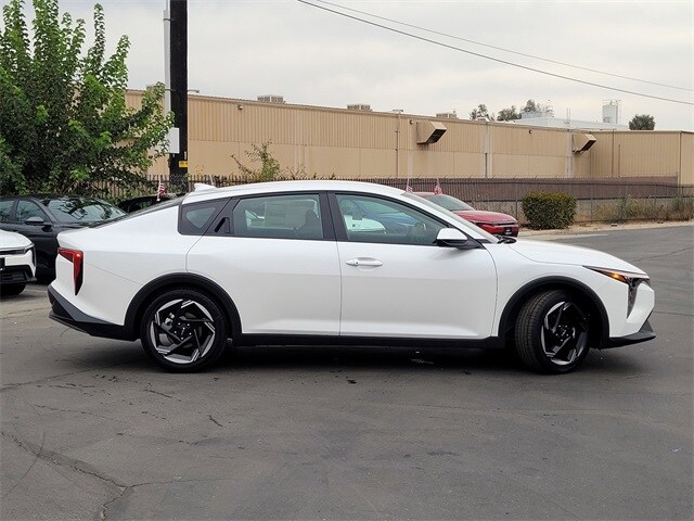 2025 Kia K4 EX photo 4