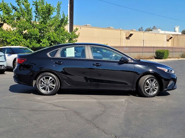 2024 Kia Forte photo 4