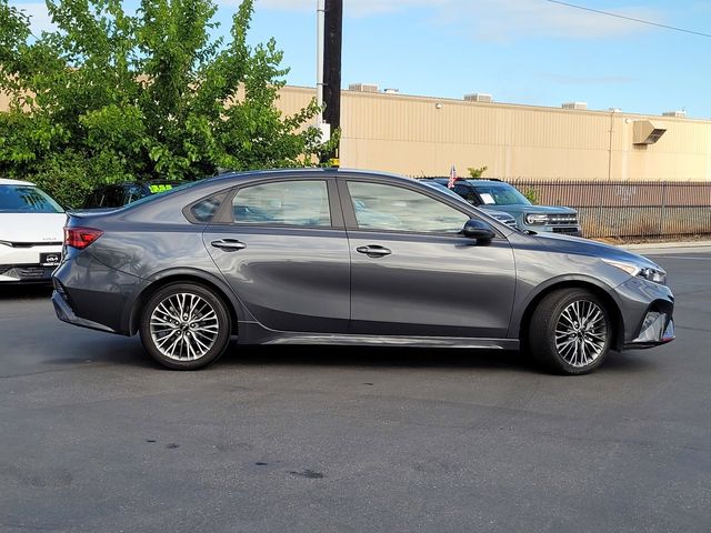 2024 Kia Forte GT-Line photo 4