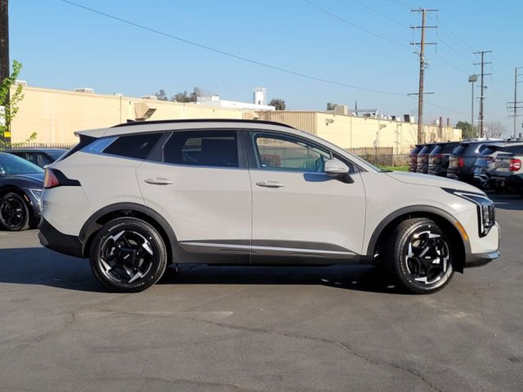 New 2026 Kia Sportage Hybrid EX SUV