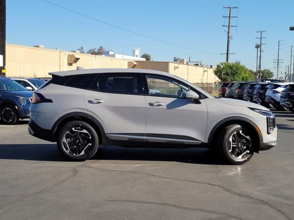 New 2026 Kia Sportage Hybrid S SUV