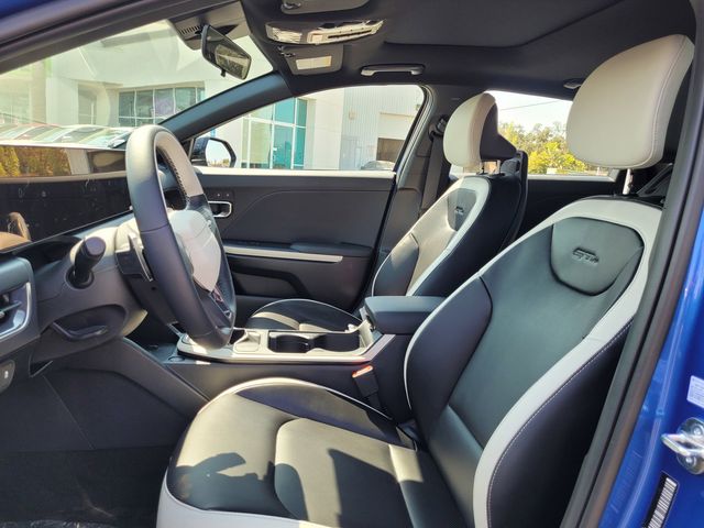 2025 Kia K4 GT-Line - Photo 9