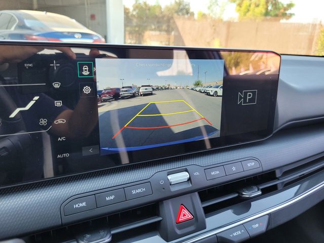 2025 Kia K4 GT-Line - Photo 10