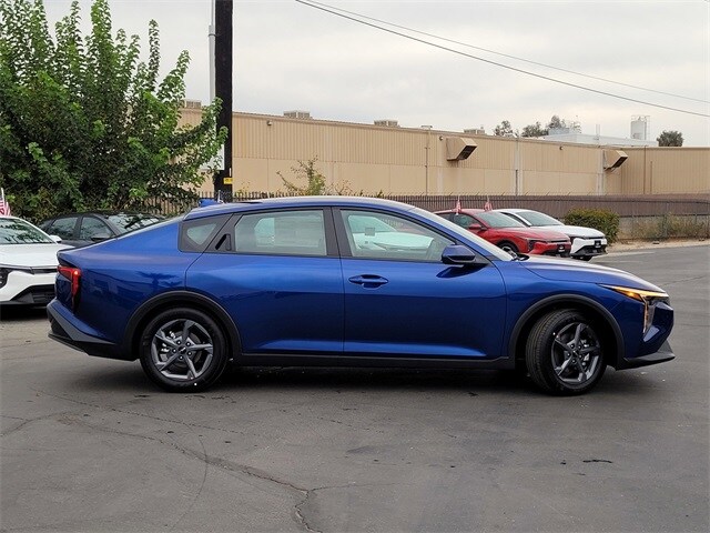 2025 Kia K4 LXS photo 4